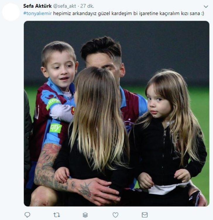 Trabzonspor taraftarı Tonyalı Emir'in bakışları sosyal medyayı salladı G3