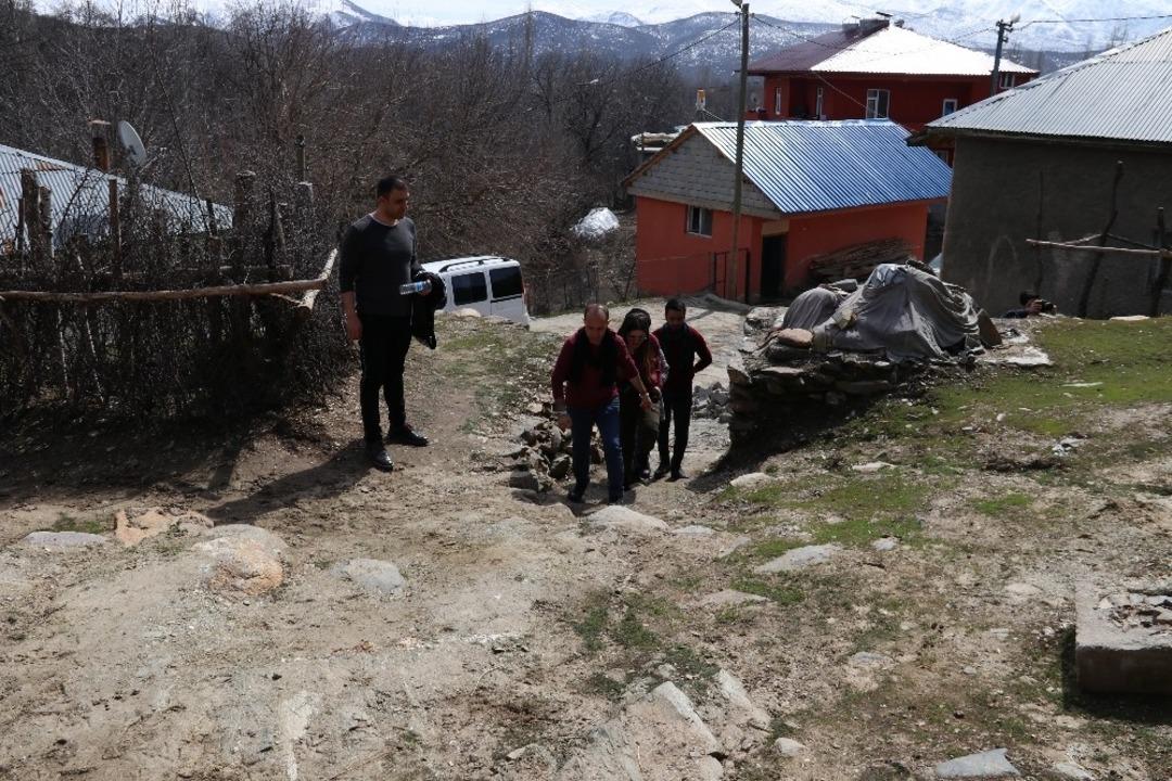 Tatvan&rsquo;dan Hizan&rsquo;a g&ouml;n&uuml;l k&ouml;pr&uuml;s&uuml;