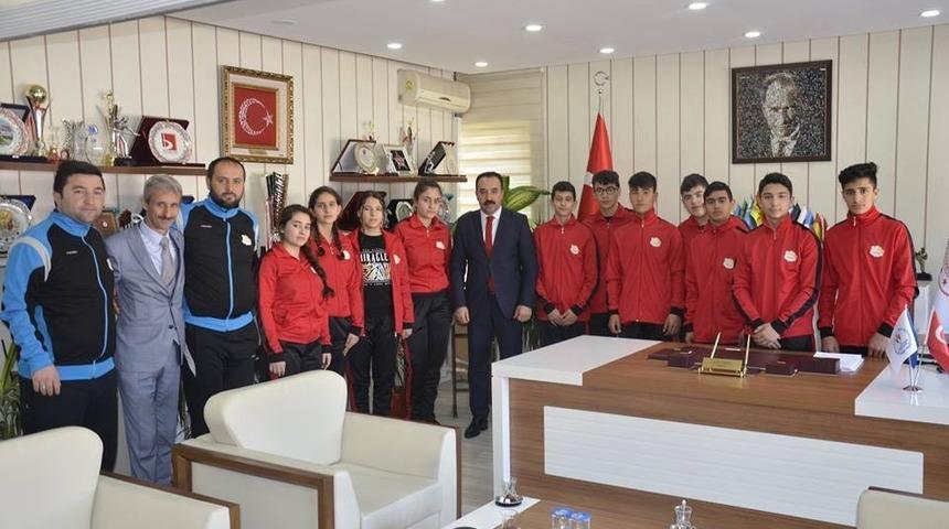 Başarılı sporcular Anadolu Yıldızlar Ligi&rsquo;ne uğurlandı