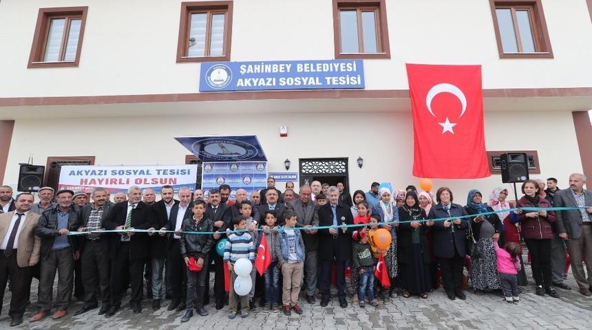 Akyazı sosyal tesisi a&ccedil;ıldı