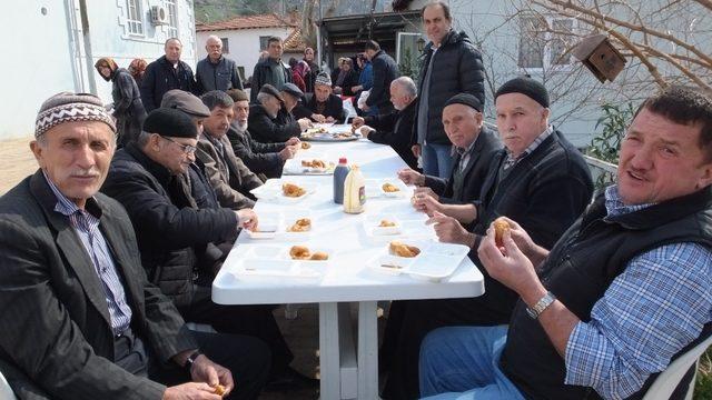 Dutluca’da hayırlar esnafın yüzünü güldürüyor