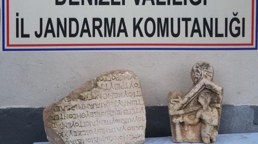 Denizli&rsquo;de jandarma 11 par&ccedil;a tarihi eser ele ge&ccedil;irdi