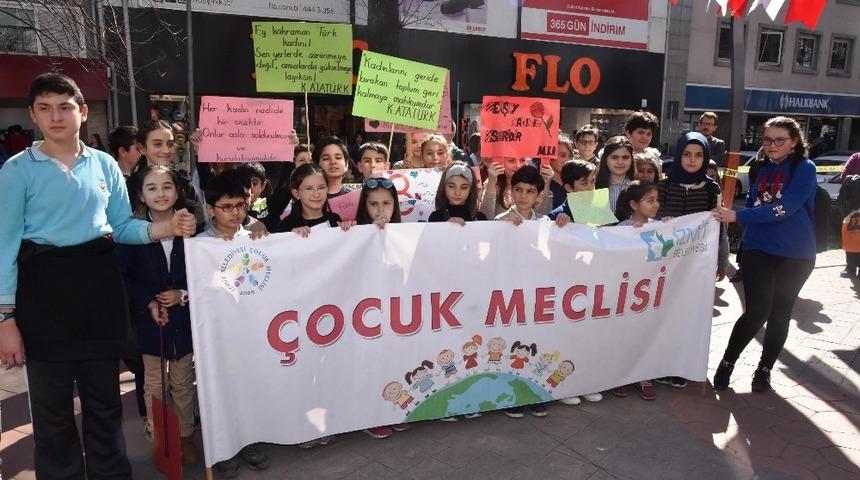 Çocuk Meclisi, Kadınlar Günü’nü kutladı