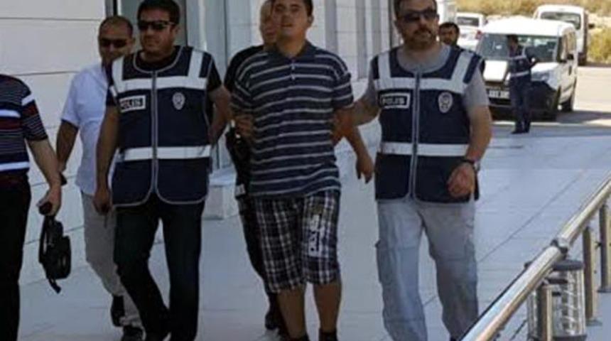 Kafasını kesip kapıya asmıştı! Akılalmaz savunma