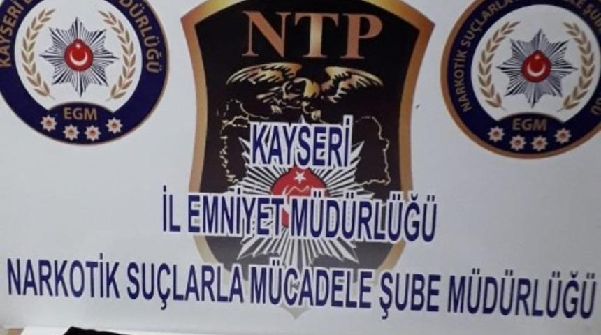 Uyuşturucu taciri dedekt&ouml;r k&ouml;pek Jack&rsquo;ten ka&ccedil;amadı