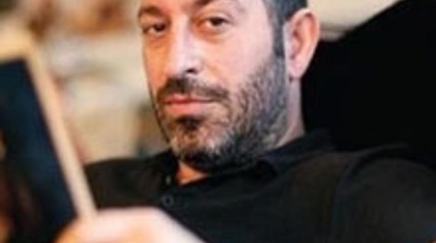 Cem Yılmaz'dan Son Espriler