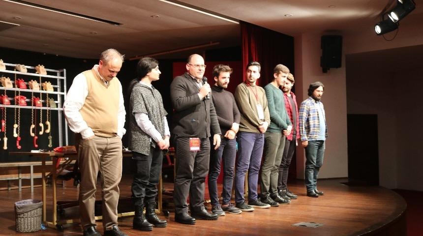 Trabzon Şehir Tiyatrosu b&uuml;y&uuml;k alkış topladı