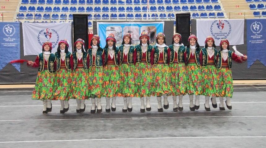 Van&rsquo;da &lsquo;Halkoyunları B&ouml;lge Grup Yarışmaları&rsquo; sona erdi