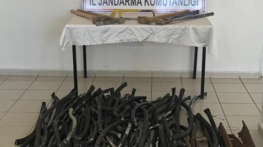 Tren rayı hırsızları su&ccedil;&uuml;st&uuml; yakalandı