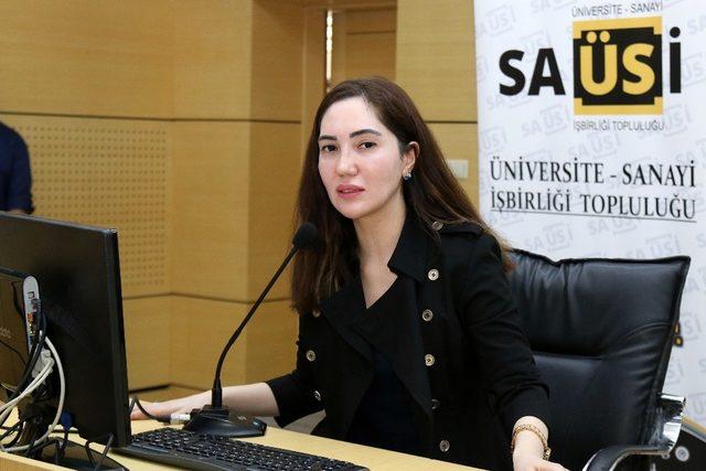 SAÜ’de ’Women Talk’ başlıklı konferans düzenlendi