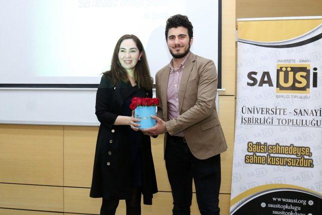 SAÜ’de ’Women Talk’ başlıklı konferans düzenlendi