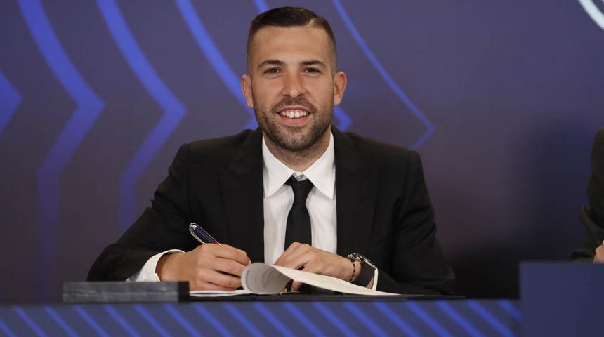 Barcelona'da Jordi Alba'nın sözleşmesi uzatıldı