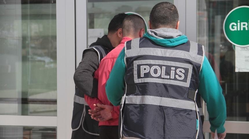 4 kişinin yaralandığı olayda t&uuml;fek kullanan ş&uuml;pheli tutuklandı