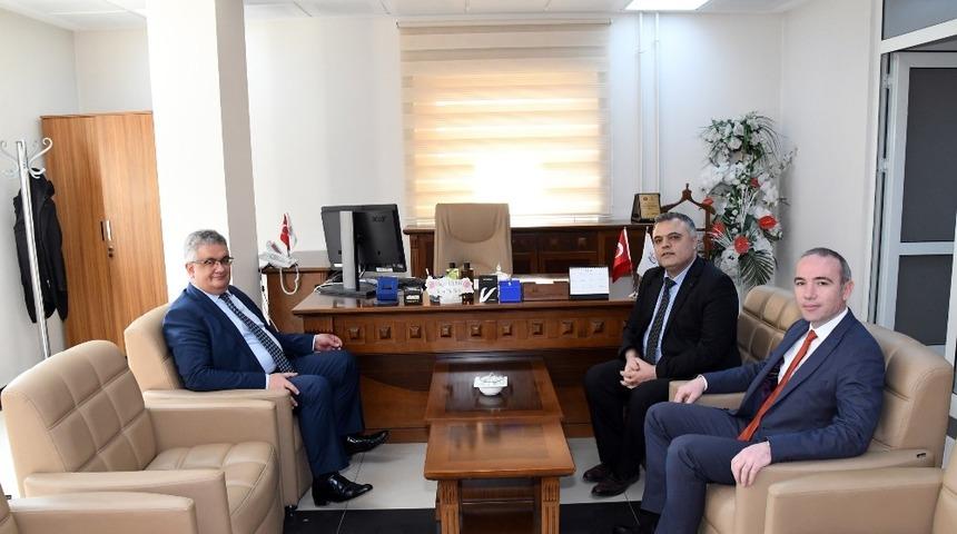 Vali Aykut Pekmez kurumlardan bilgi alamaya devam ediyor