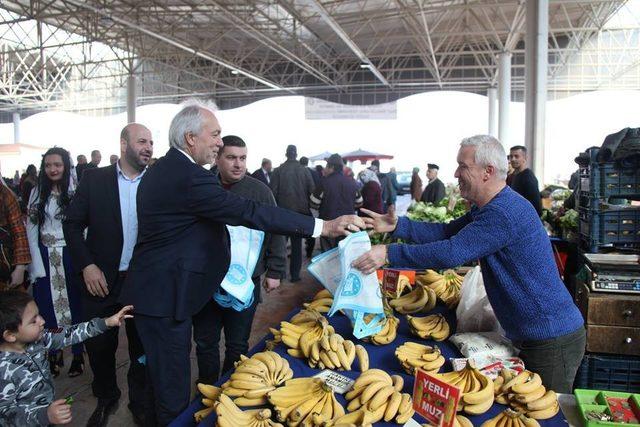 Kütahya’da Pazartesi Pazarı açıldı