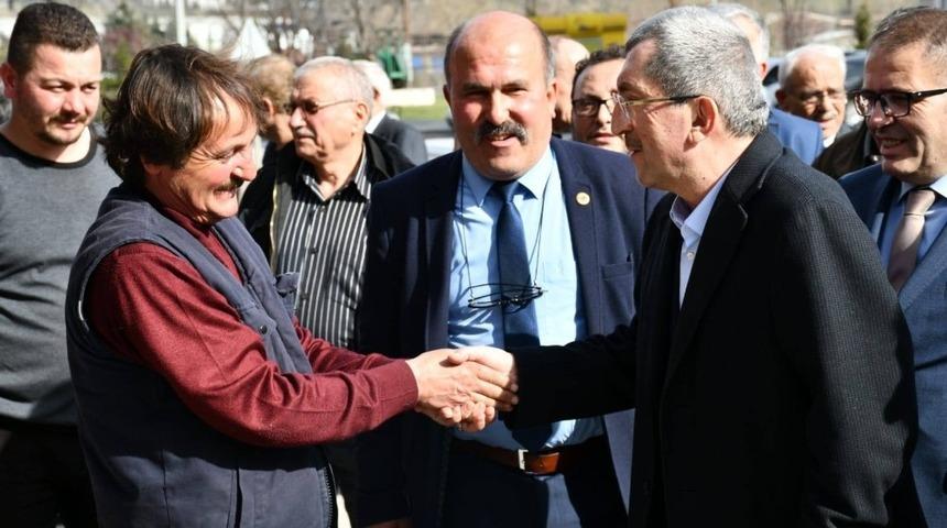 Başkan Vergili Kurtuluş Mahallesi&rsquo;ndeki esnaflarla bir araya geldi