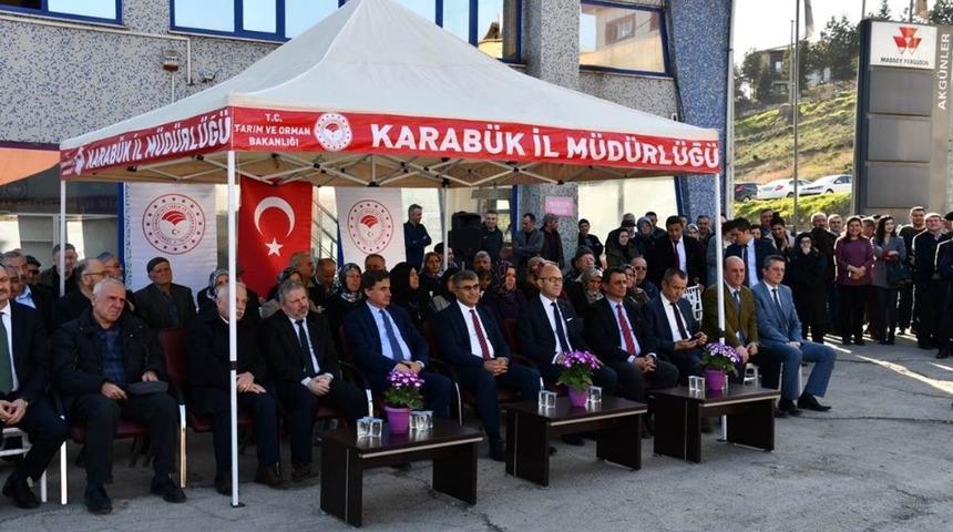 Karab&uuml;k&rsquo;te 150 &uuml;reticiye meyve fidanı dağıtıldı
