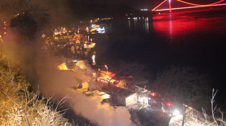 Sarıyer Midyeciler Çarşısı'nda korkutan patlama! Dumandan göz gözü görmedi!