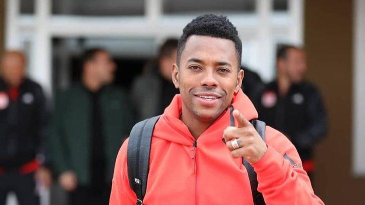 Başakşehirli futbolcu Robinho’dan flaş ayrılık açıklaması G2