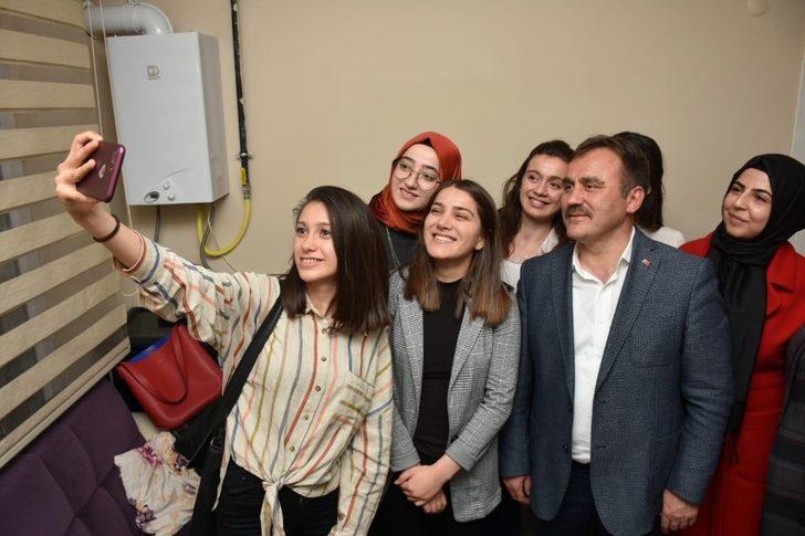 Başkan Çimen, öğrencilerin talebini geri çevirmedi G1