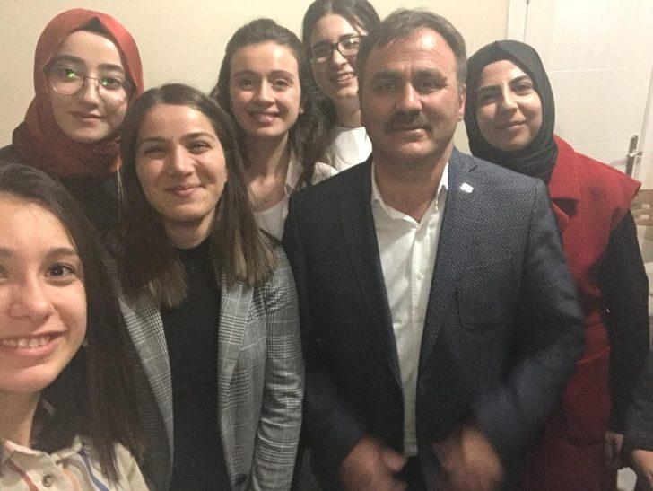 Başkan Çimen, öğrencilerin talebini geri çevirmedi G3