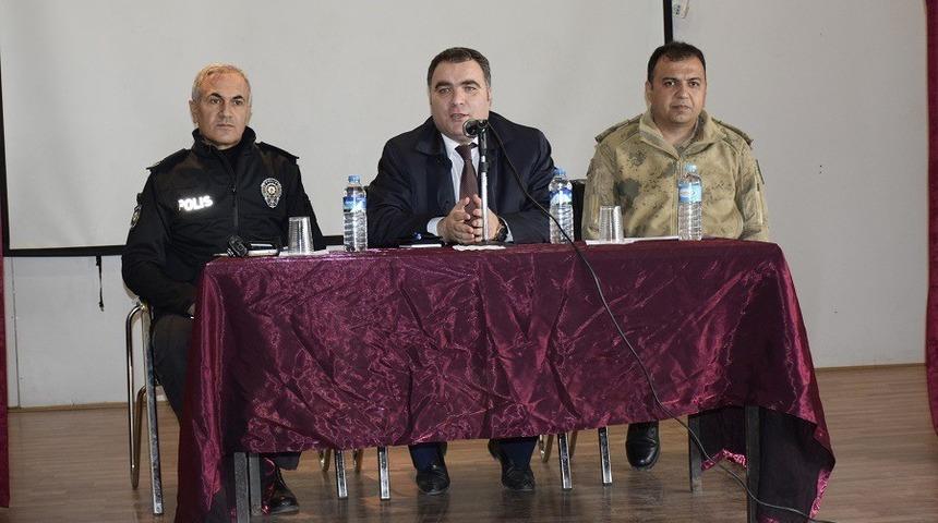 Palu&rsquo;da, muhtar adaylarıyla se&ccedil;im g&uuml;venliği toplantısı