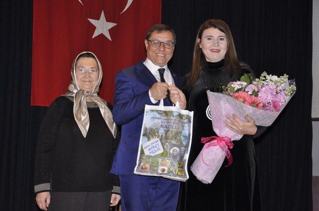 Ünlü eğitmen Emel Çekici, Nazillililerle buluştu