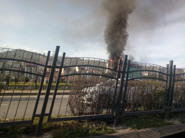 Avrasya Üniversitesi'nde yangın (1)