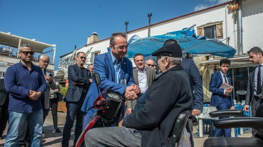 B&uuml;lent Tezcan ve &Ouml;mer G&uuml;nel taksicilerle buluştu