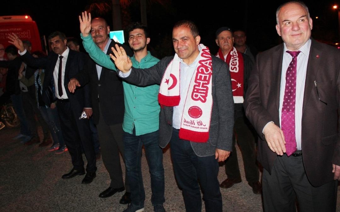 Başkan U&ccedil;ak&rsquo;a nazar değmesin diye &uuml;zerlik t&uuml;tt&uuml;rd&uuml;