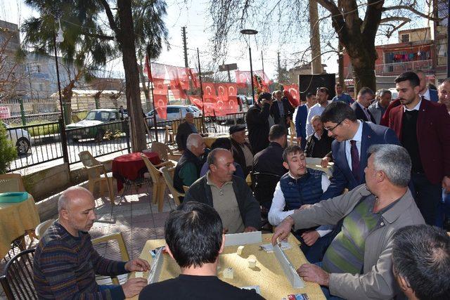 Başkan Çelik üç mahallede esnafları dinledi