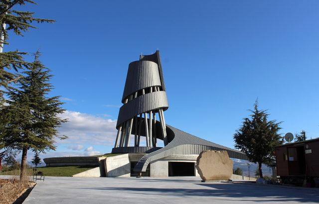 S&uuml;leyman Demirel in anıt mezarı bitme aşamasında 1