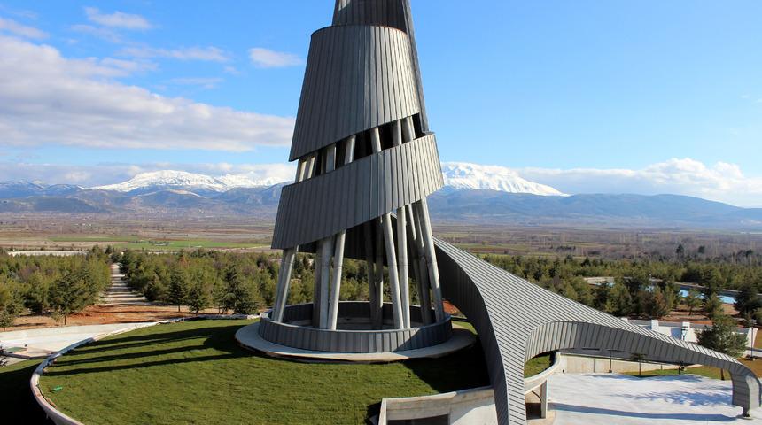 S&uuml;leyman Demirel'in anıt mezarı bitme aşamasında