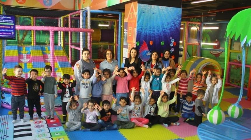Kartallı minikler Fun Street&rsquo;te doyasıya eğlendi