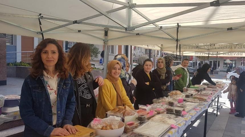 Devrek Ahmet Taner Ortaokulu tarafından kermes programı d&uuml;zenlendi