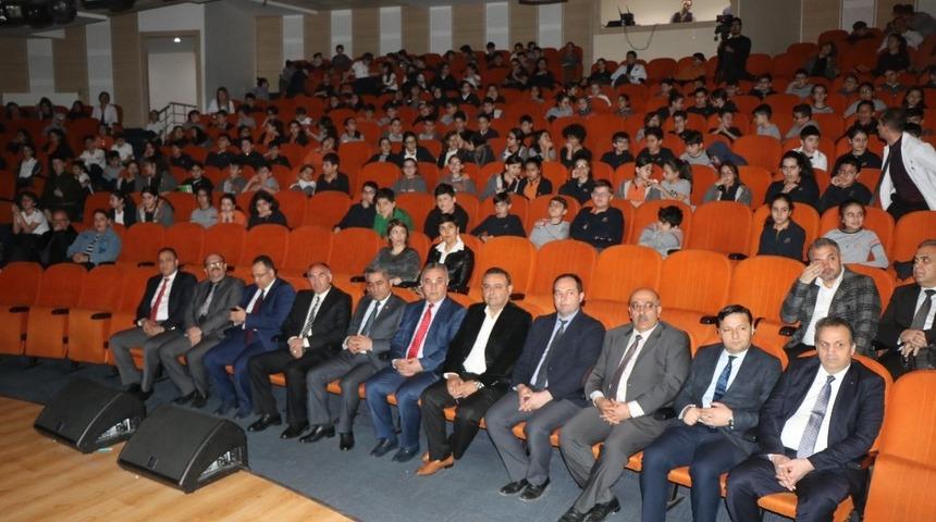 Tekden Koleji &ouml;ğrencileri Mehmet Akif Ersoy&rsquo;u andı