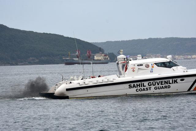 Rus askeri kargo gemisi, Çanakkale Boğazı'ndan geçti