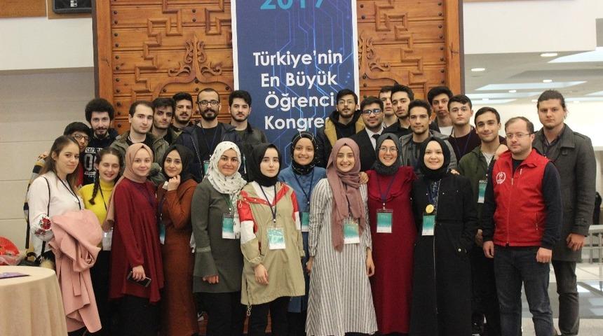 D&uuml;zce &Uuml;niversitesi &ouml;ğrencileri bilgisayar m&uuml;hendisliği kongresine katıldı