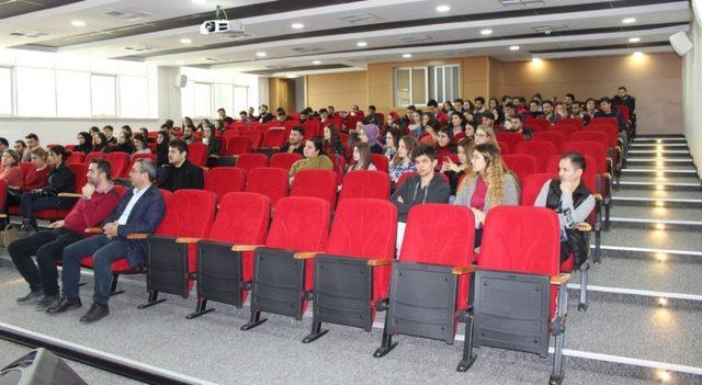 Tavşanlı’da ‘Turizmde Kariyer Fırsatları’ konulu söyleşi