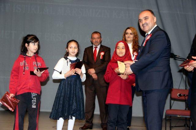 Mehmet Akif Ersoy İstiklal Marşı’nın kabulünün yıldönümünde anıldı