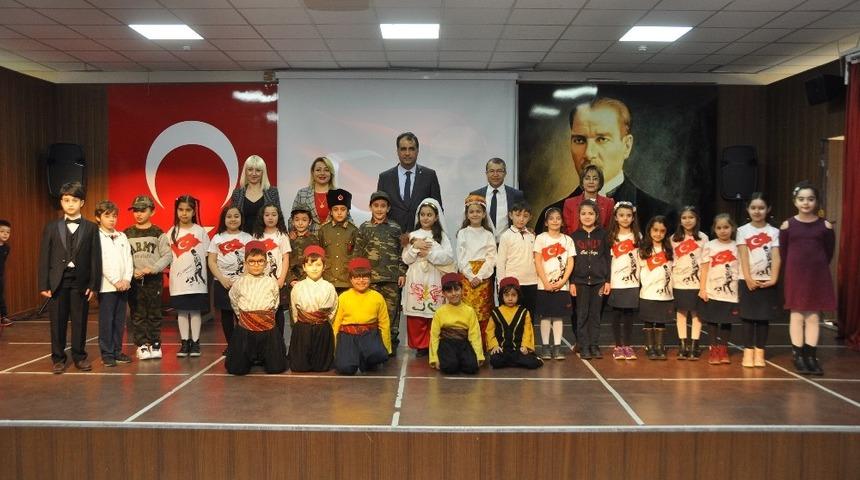 GKV &Ouml;zel İlkokulu İstiklal Marşı oratoryosunu sahneledi