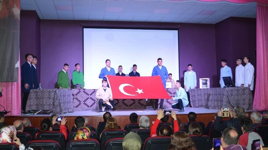 Niksar&rsquo;da &ldquo;İstiklal Marşının Kabul&uuml;n&uuml;n 98. yıl d&ouml;n&uuml;m&uuml;&rdquo; kutlandı