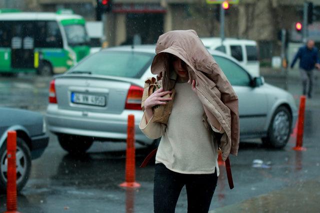 İstanbul'da yağmur başladı