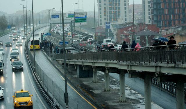 İstanbul'da yağmur başladı