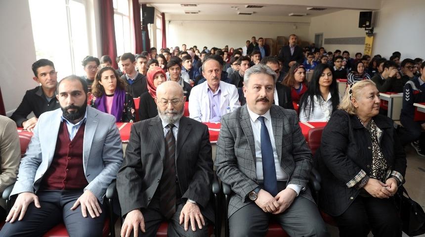 Palancıoğlu&rsquo;ndan &ouml;ğrencilere Mehmet Akif &ouml;ğ&uuml;d&uuml;