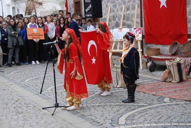 Bayramiç’te İstiklal Marşı programı