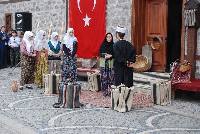 Bayramiç’te İstiklal Marşı programı