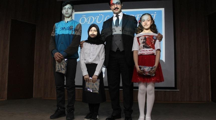 İstiklal marşının kabul&uuml; Manyas&rsquo;ta kutlandı