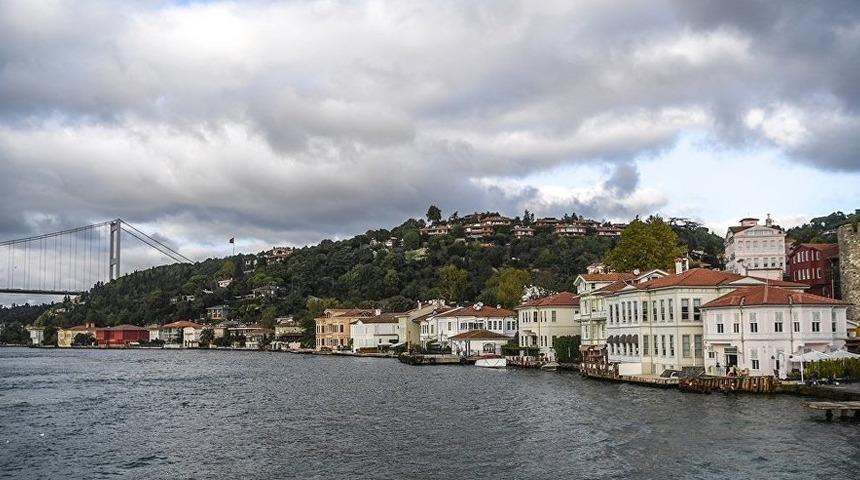 Prestijli gazete İstanbul Boğazı'nı 'nehir' yaptı