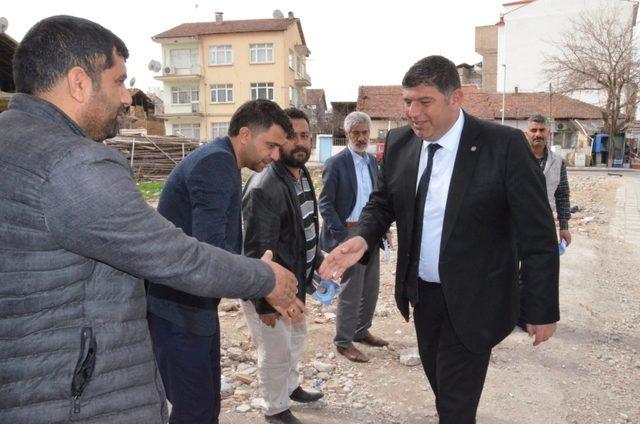 Çavuşoğlu Mahallesi sakinlerinden Parlak’a yoğun ilgi